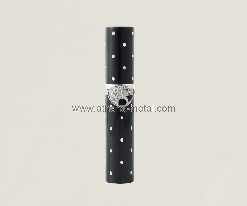 Black diamond-set perfume bottle