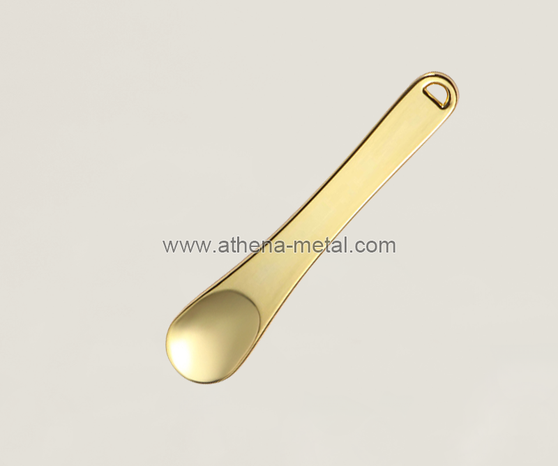 Golden eye cream scoop